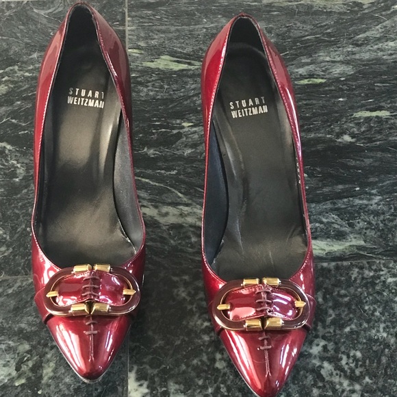 Stuart Weitzman Flame patent leather w/gold shoes. - Picture 2 of 7
